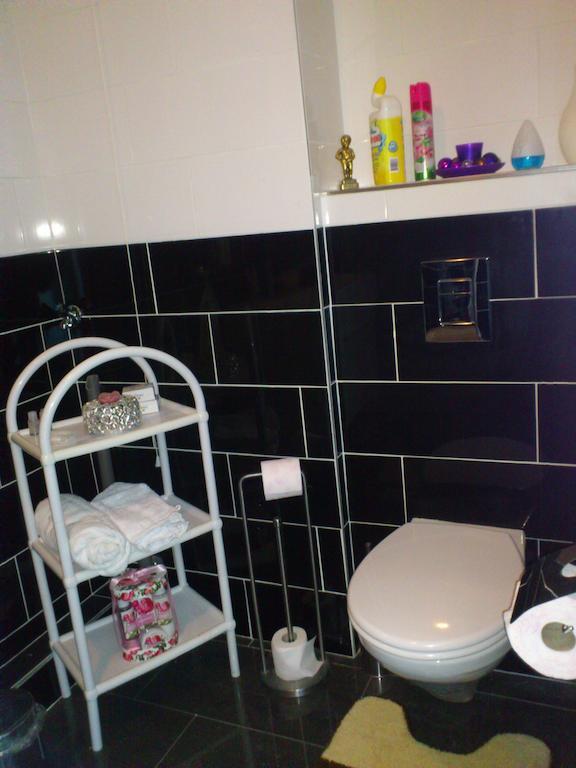 Sewdien'S Apartment Maashaven Rotterdam Oda fotoğraf