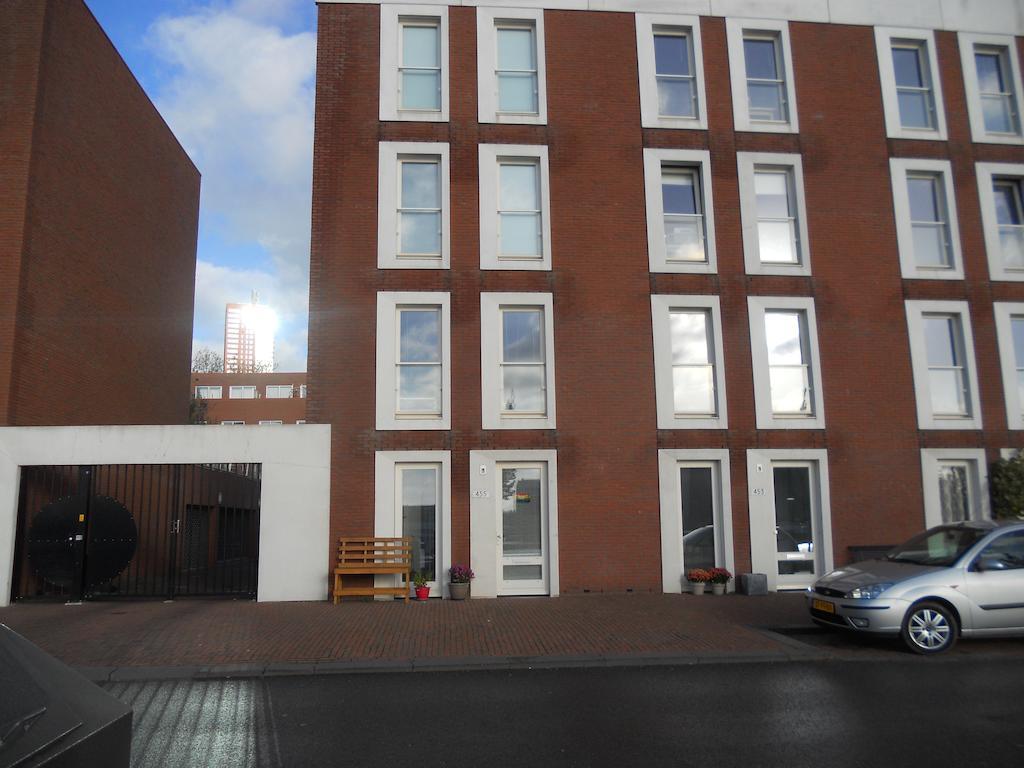 Sewdien'S Apartment Maashaven Rotterdam Oda fotoğraf